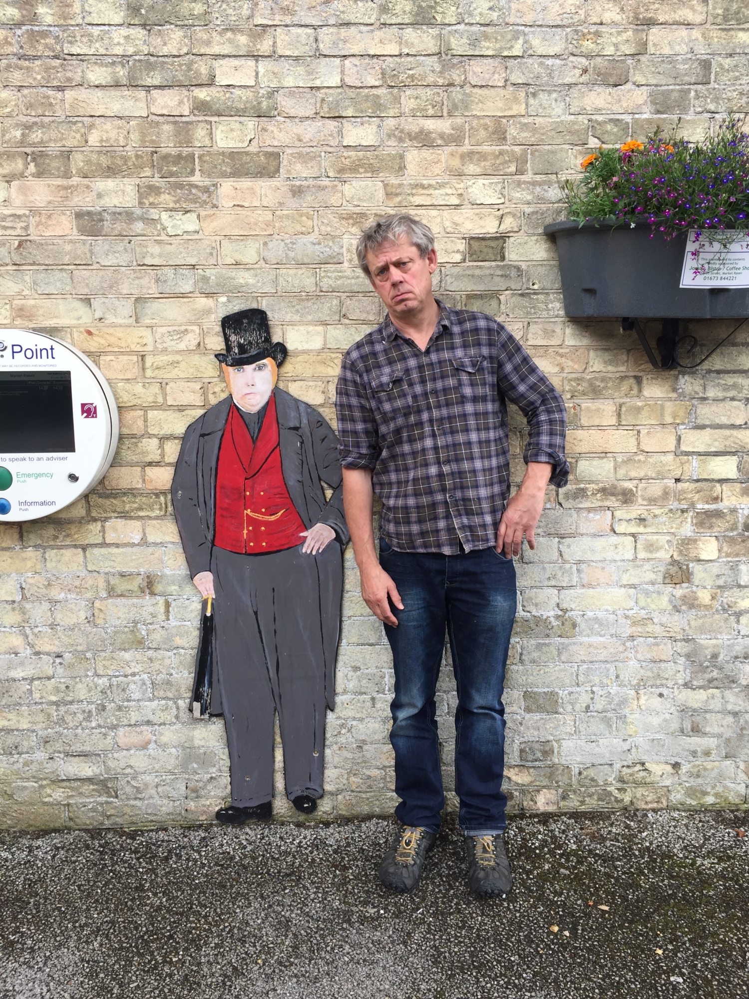 GRAHAM-FELLOWS-AND-MAN-PIC.jpg