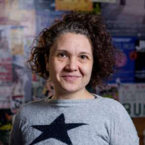 Gill Simmons Headshot
