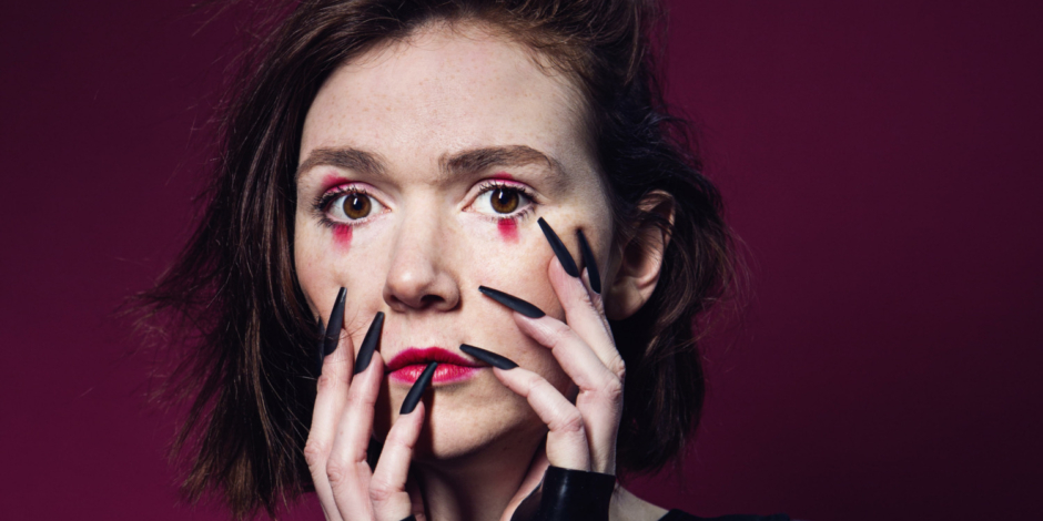 Elf Lyons: Raven