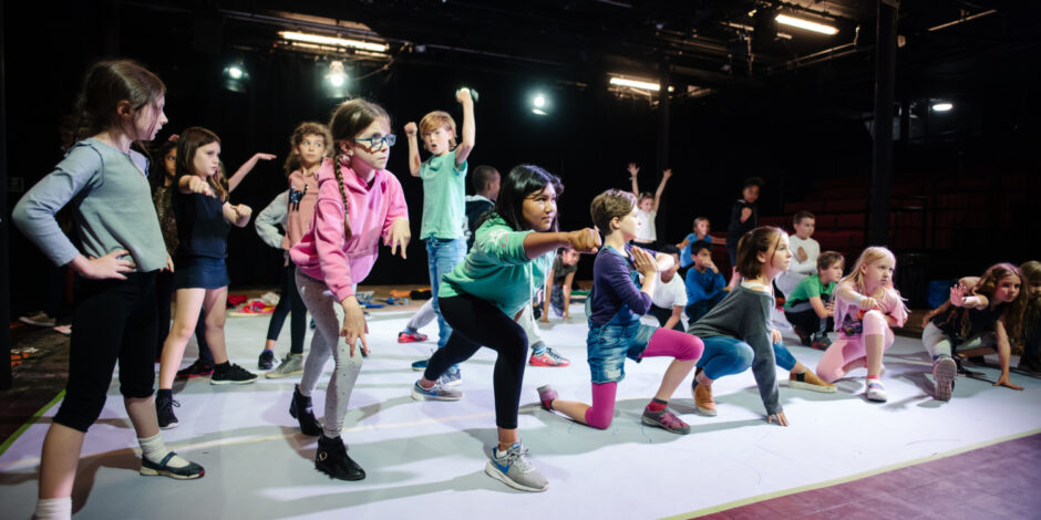 Young Theatre Makers 7-10 (mornings): Summer 2022